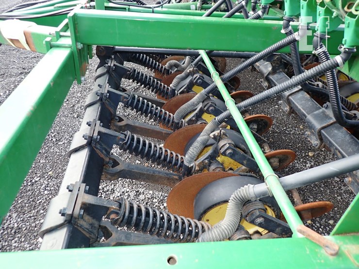 john-deere-750-image-14