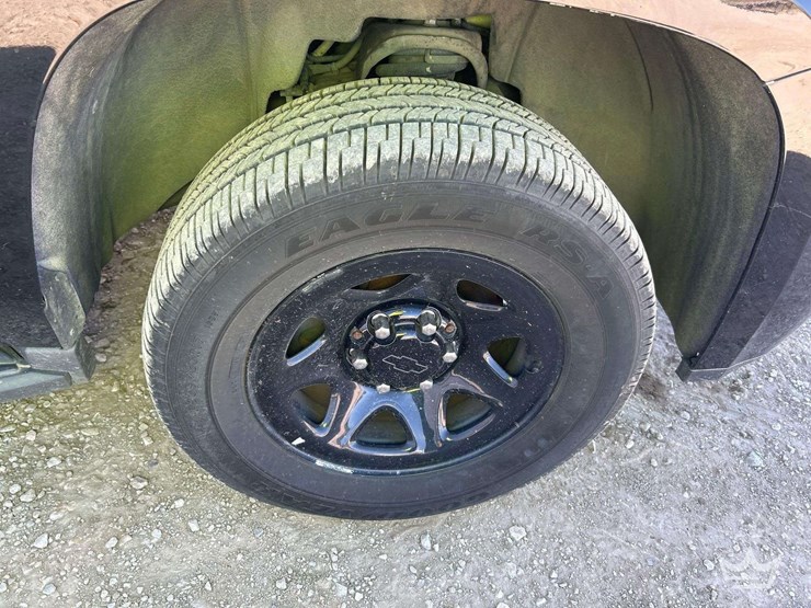 2017-chevrolet-tahoe-image-24