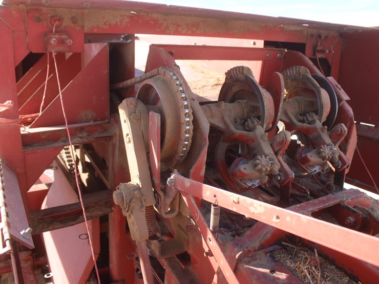 hesston-4600-image-22