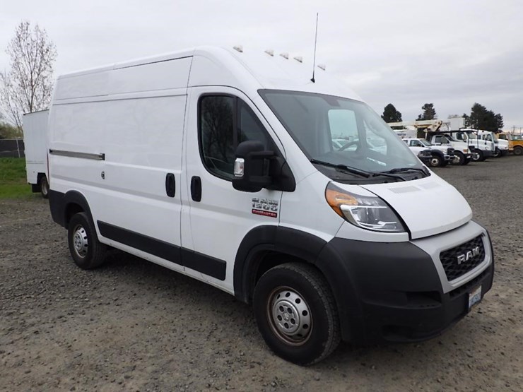 2021-dodge-1500-image-3