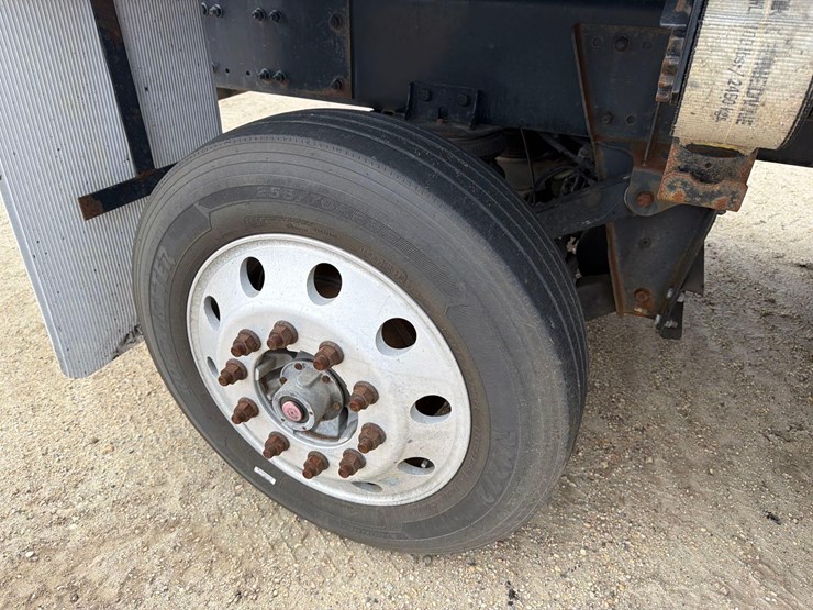 2015-kenworth-t880-image-19