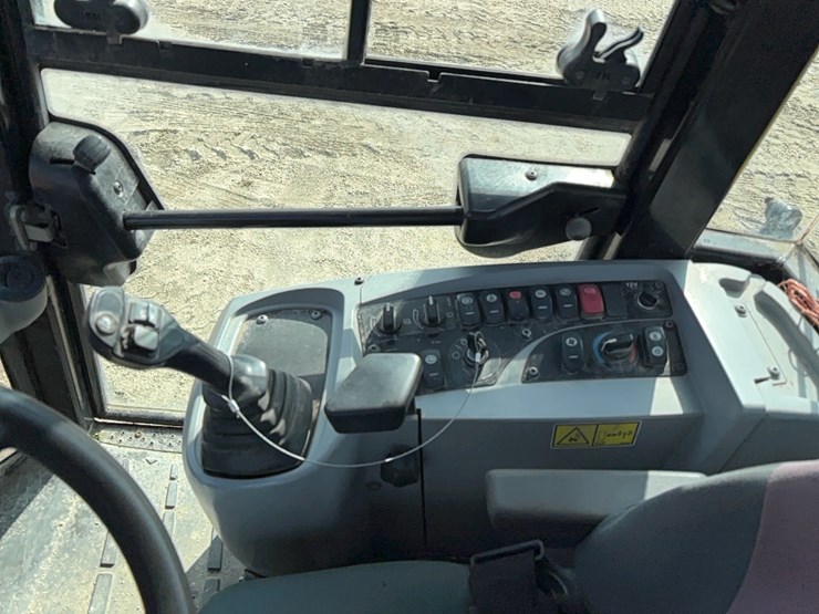 2017-caterpillar-908h2-image-12