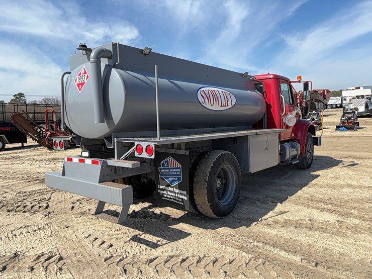 international-4700-image-3