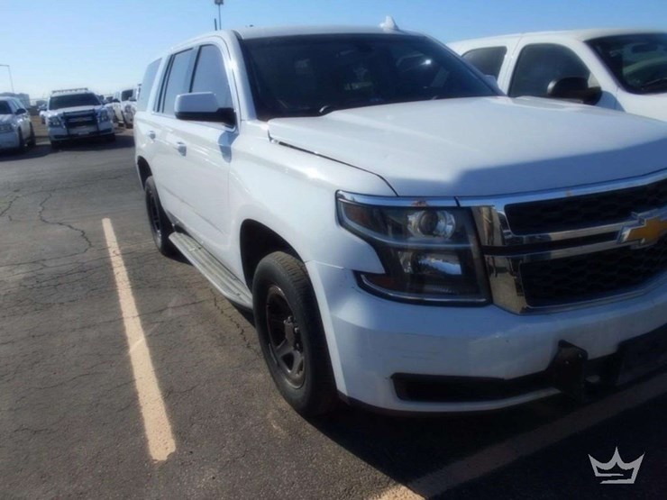 2019-chevrolet-tahoe-image-2