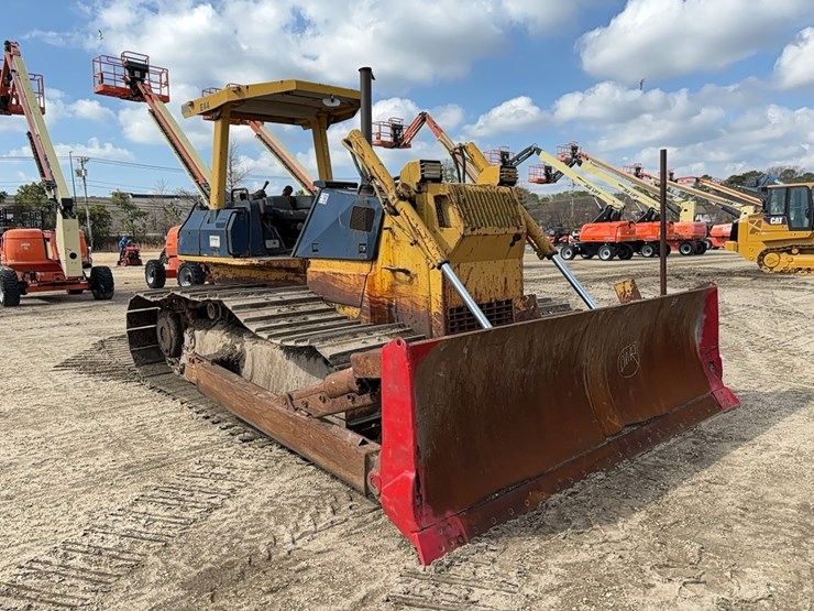 komatsu-d65px-12-image-2