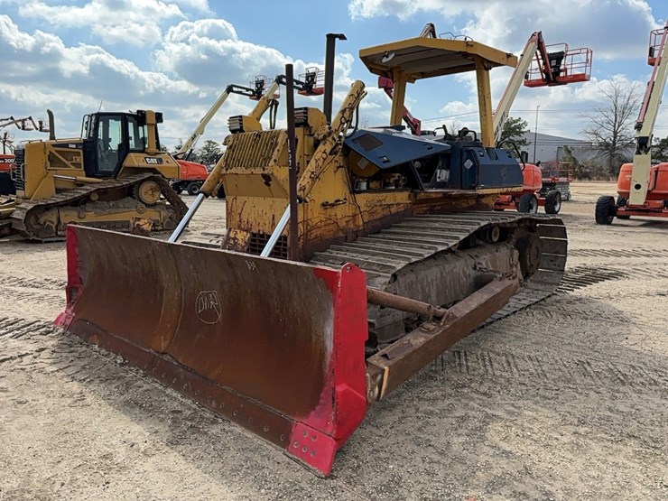 komatsu-d65px-12-image-1