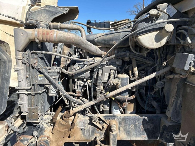 2004-mack-613-concrete-mixing-truck-image-8