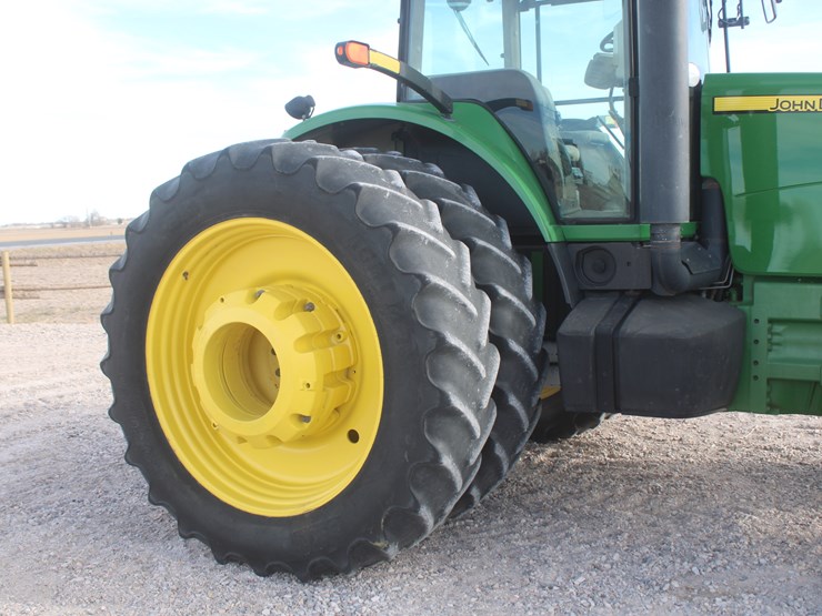 2009-john-deere-8330-image-47