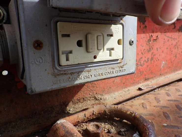 1997-skyjack-sj-3220-scissor-lift-image-12