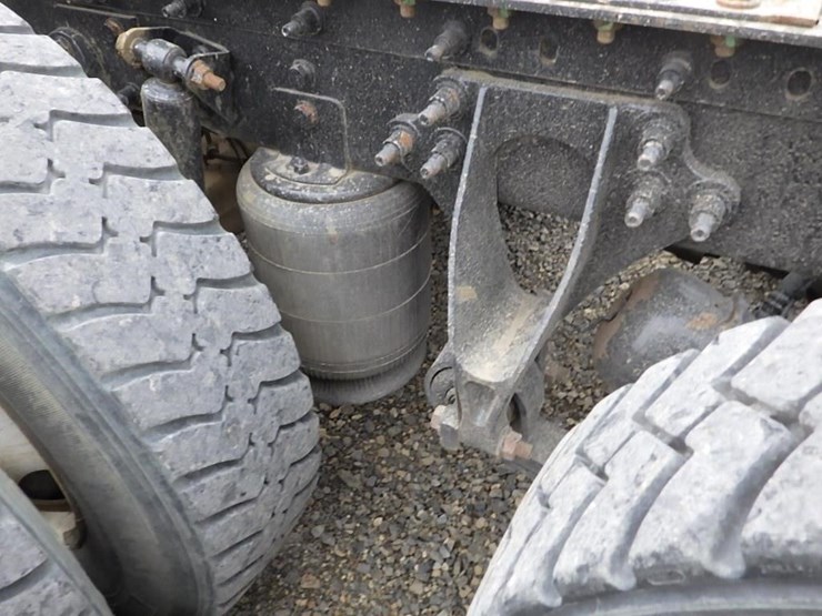 2016-international-prostar-image-14