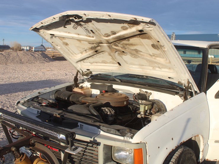 #3038-•-1992-gmc-seirra-single-cab-pickup-image-68