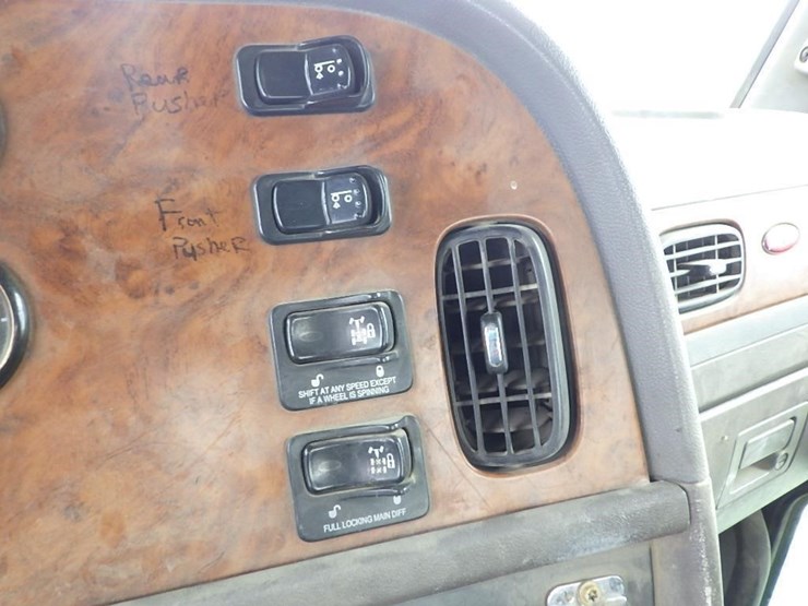 2006-peterbilt-357-image-61