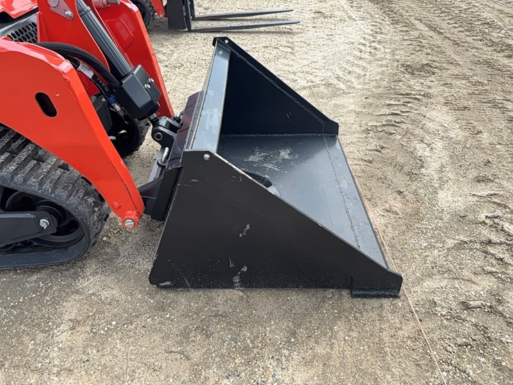 2026-kubota-scl1000-image-8