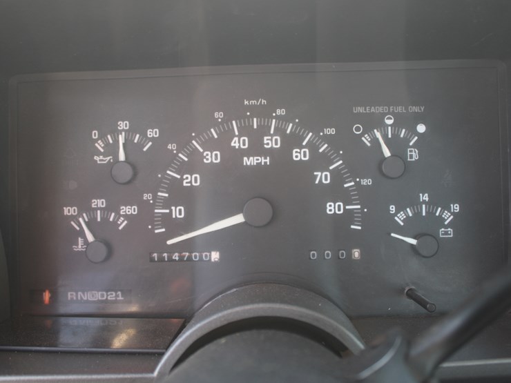 #3038-•-1992-gmc-seirra-single-cab-pickup-image-61