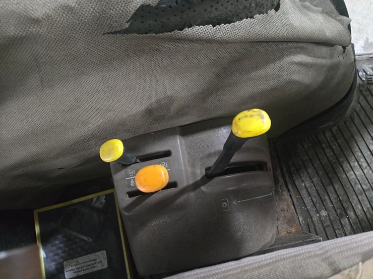 john-deere-5520-image-28