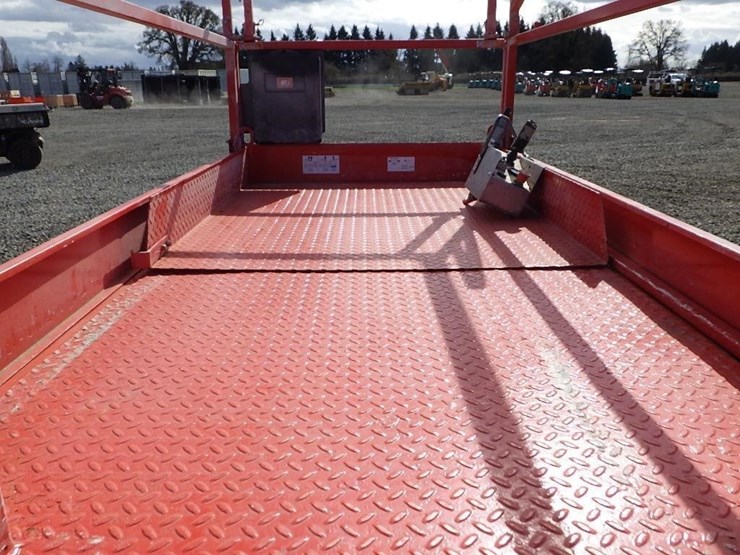 skyjack-sj-4632-scissor-lift-image-11