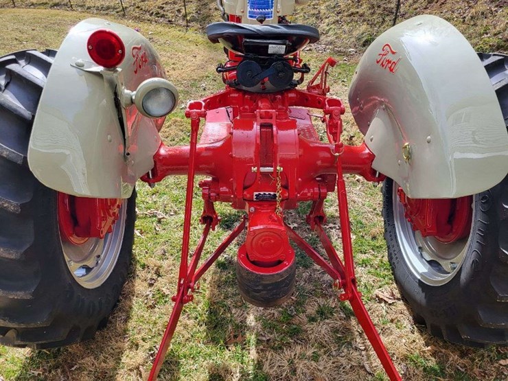 1955-ford-740-image-6