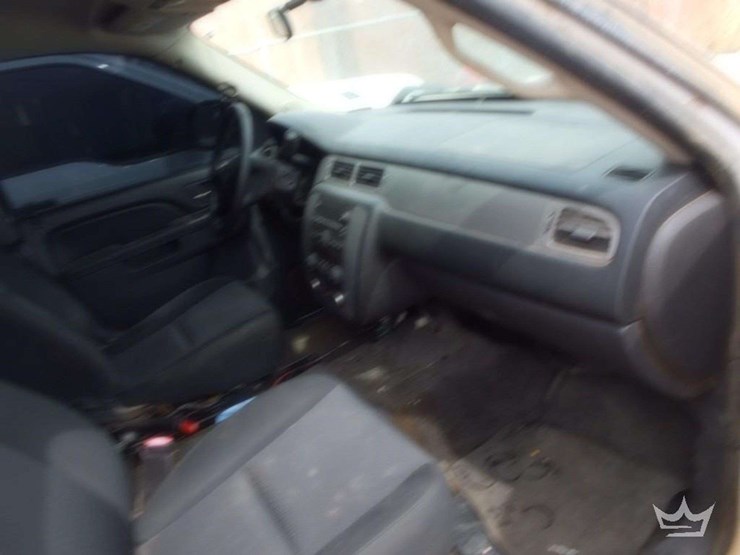 2013-chevrolet-tahoe-image-10