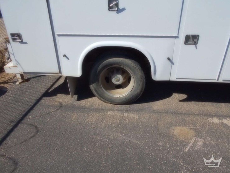 2016-chevrolet-silverado-3500-image-6