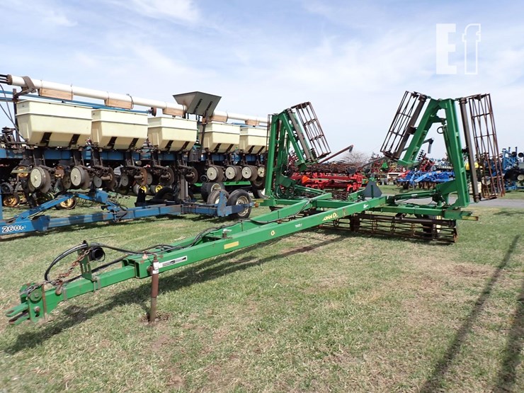 john-deere-200-image-1