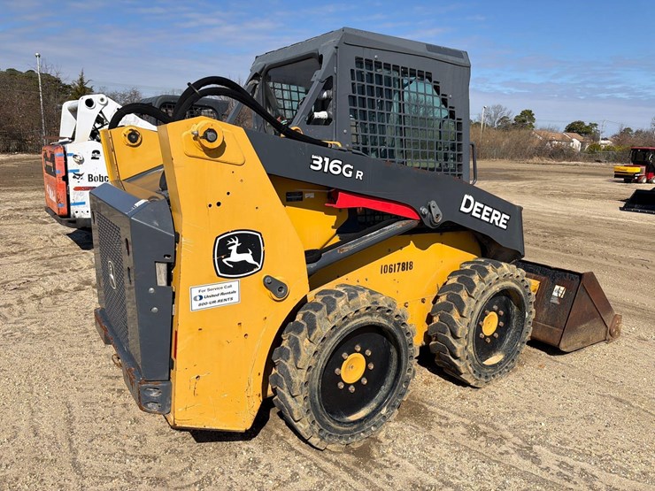 2017-deere-316gr-image-4