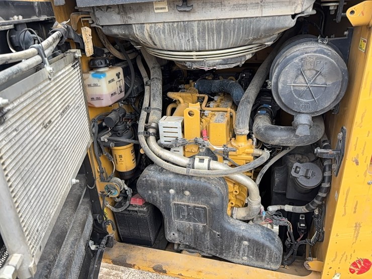 2019-caterpillar-279d-image-7