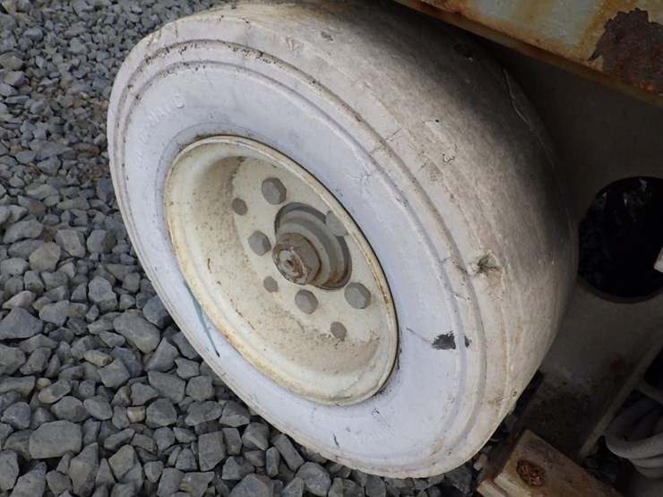 1997-skyjack-sj-3220-scissor-lift-image-18