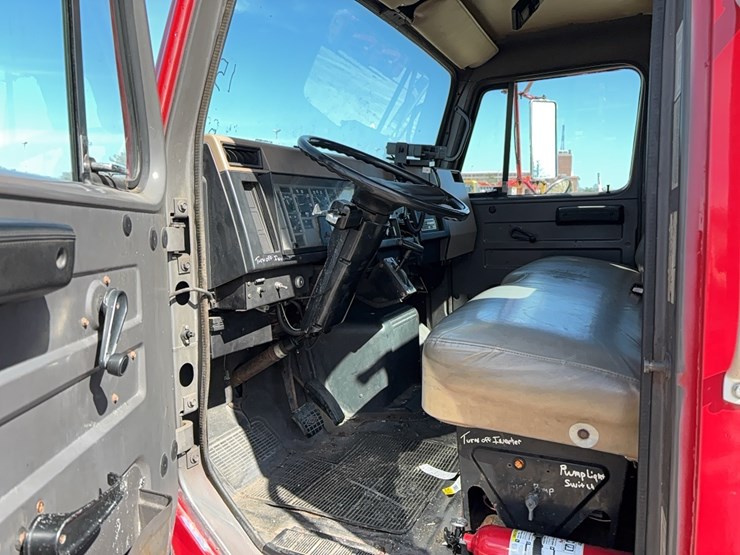 international-4700-image-7