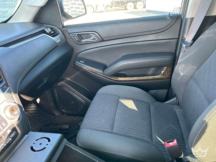 2017-chevrolet-tahoe-image-16