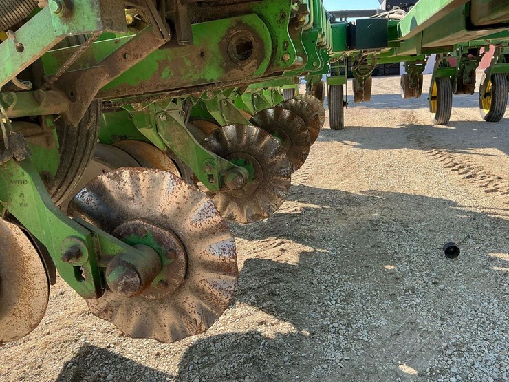 2001-john-deere-1770-image-7