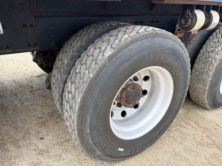 2015-kenworth-t880-image-18