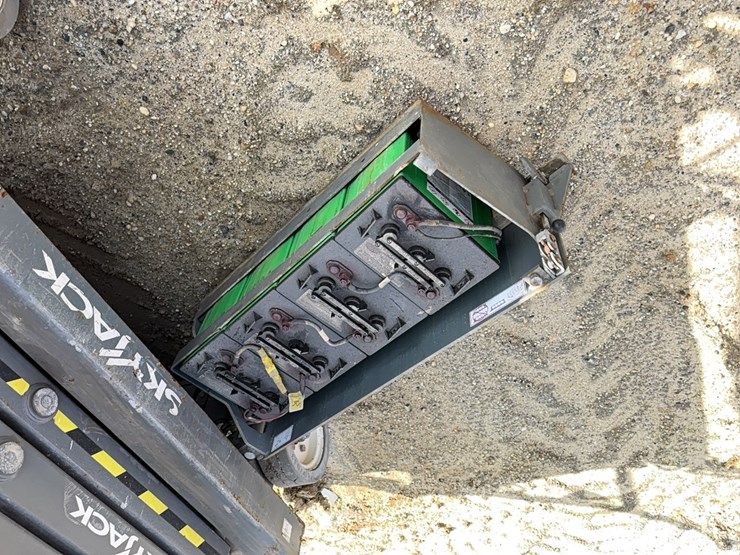 2017-skyjack-sjiii3219-image-11