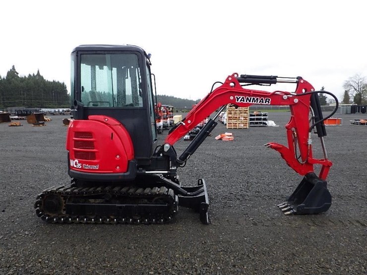2013-yanmar-vio35-5b-image-3