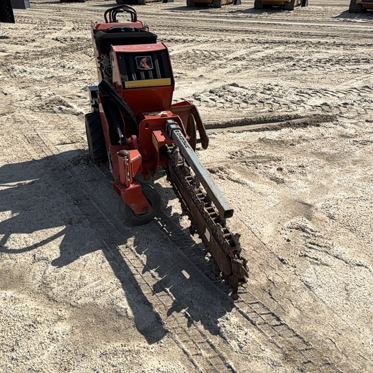 DITCH WITCH C16