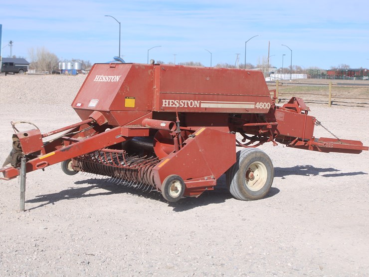 hesston-4600-image-2