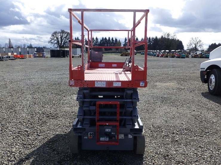 skyjack-sj-4632-scissor-lift-image-6