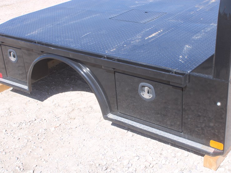 #3009-•-cm-skirted-flatbed-with-4-toolboxes-image-8