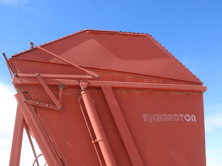 700-richardton-700-image-23