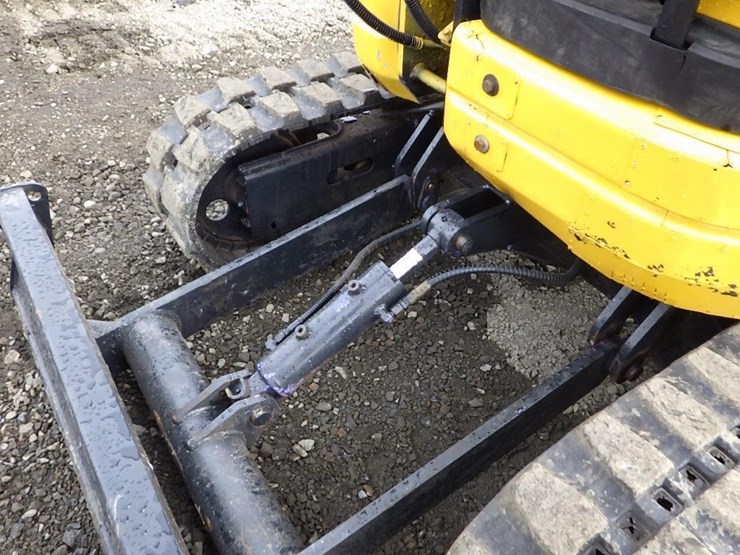 komatsu-pc12uu-image-12