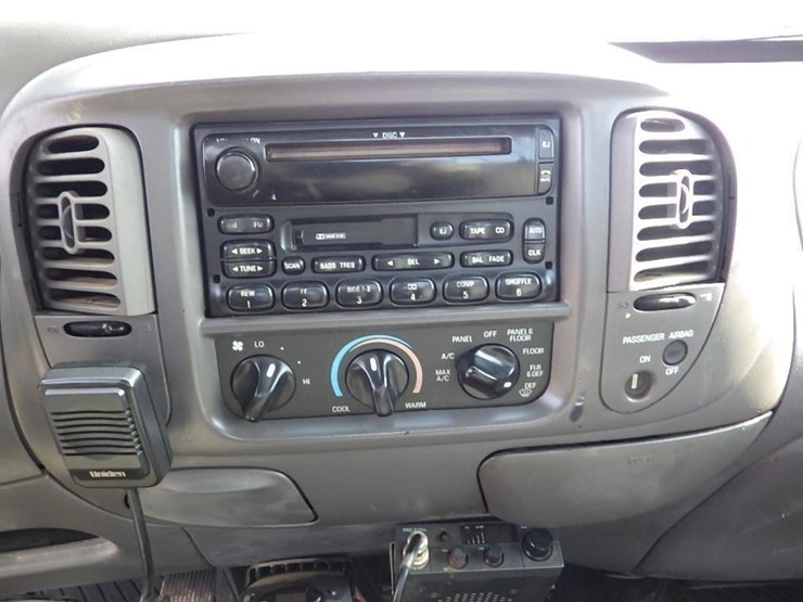 2004-ford-f150-image-24