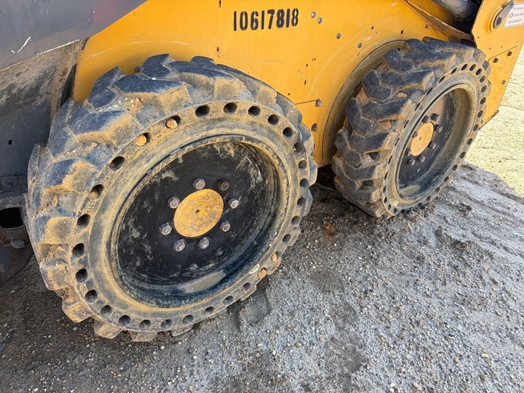 2017-deere-316gr-image-7