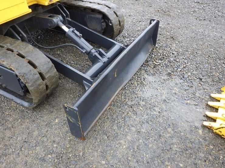 komatsu-pc28uu-image-27