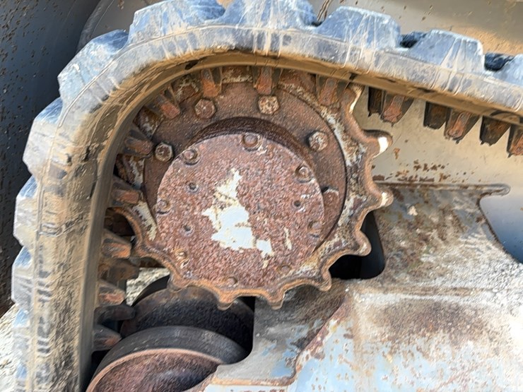 2021-takeuchi-tl8r2-image-9