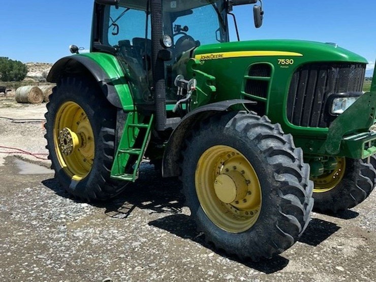 2011-john-deere-7530-image-11
