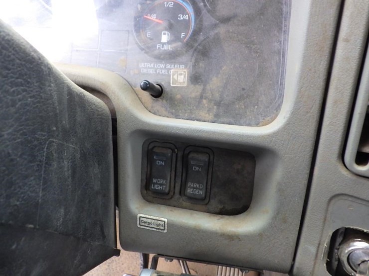 2011-international-durastar-4300-image-30