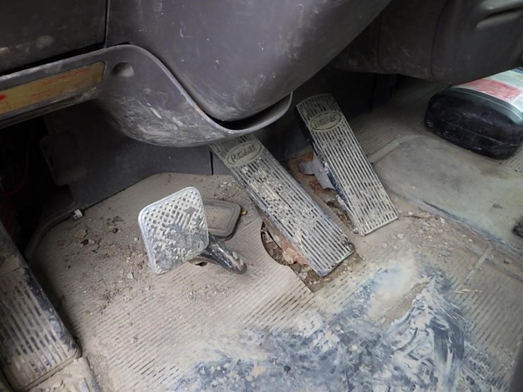 2006-peterbilt-357-image-52