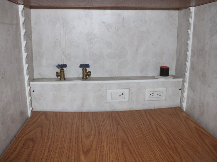 #3041-•-2002-king-of-the-road-royalite-34ft-camper-trailer-image-46