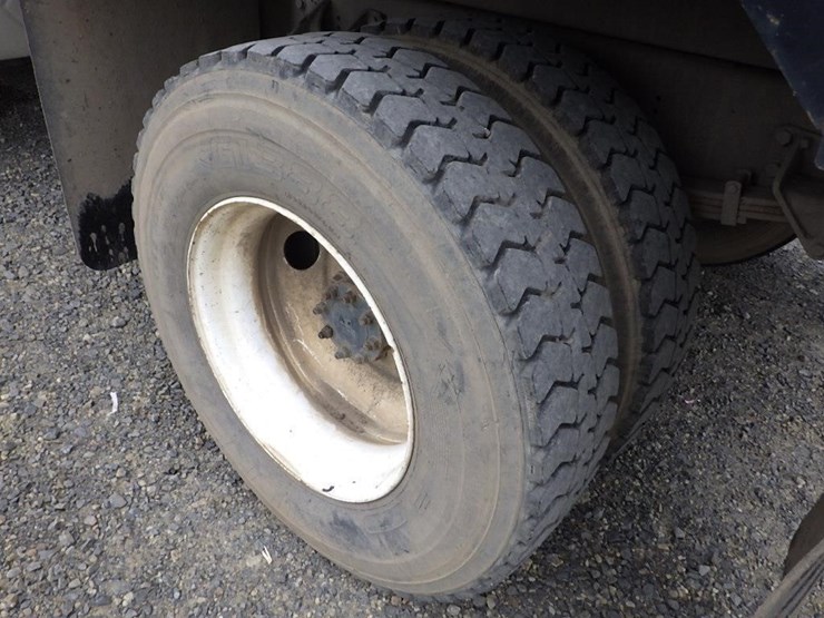 2011-international-durastar-4300-image-15