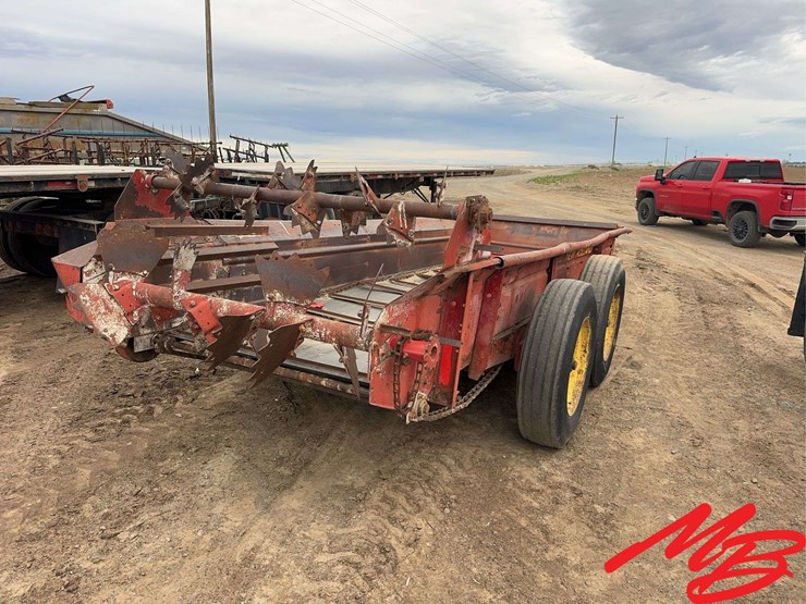 new-holland-680-image-7