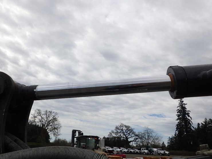 2020-deere-26g-image-15